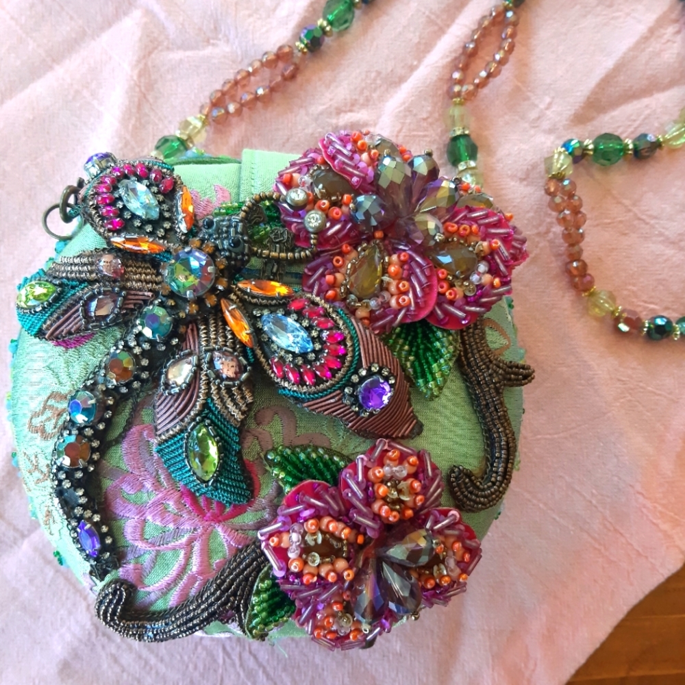 Mary Frances 'Damsel in Flight' Beaded Purse